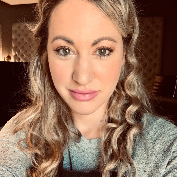 Meet your Posher, Emily - Picture 1 of 1